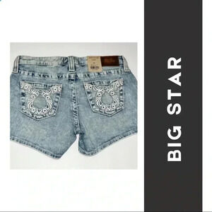 Big Star (sold at Buckle) NWT Liv Low rise denim shorts with Catalina wash SZ 29